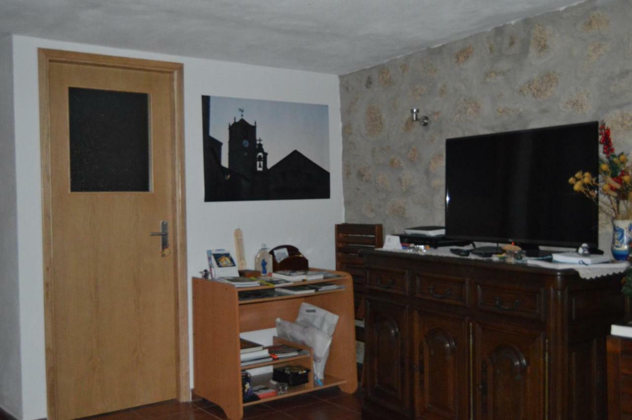 Casa De Amigos Apartment Monsanto Luaran gambar